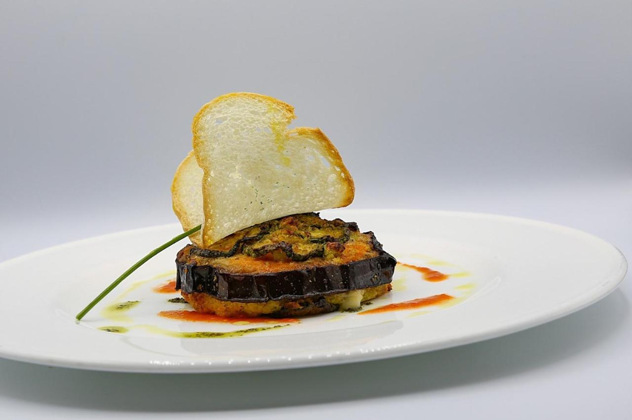 אקוולניה Hotel La Ginestra מראה חיצוני תמונה