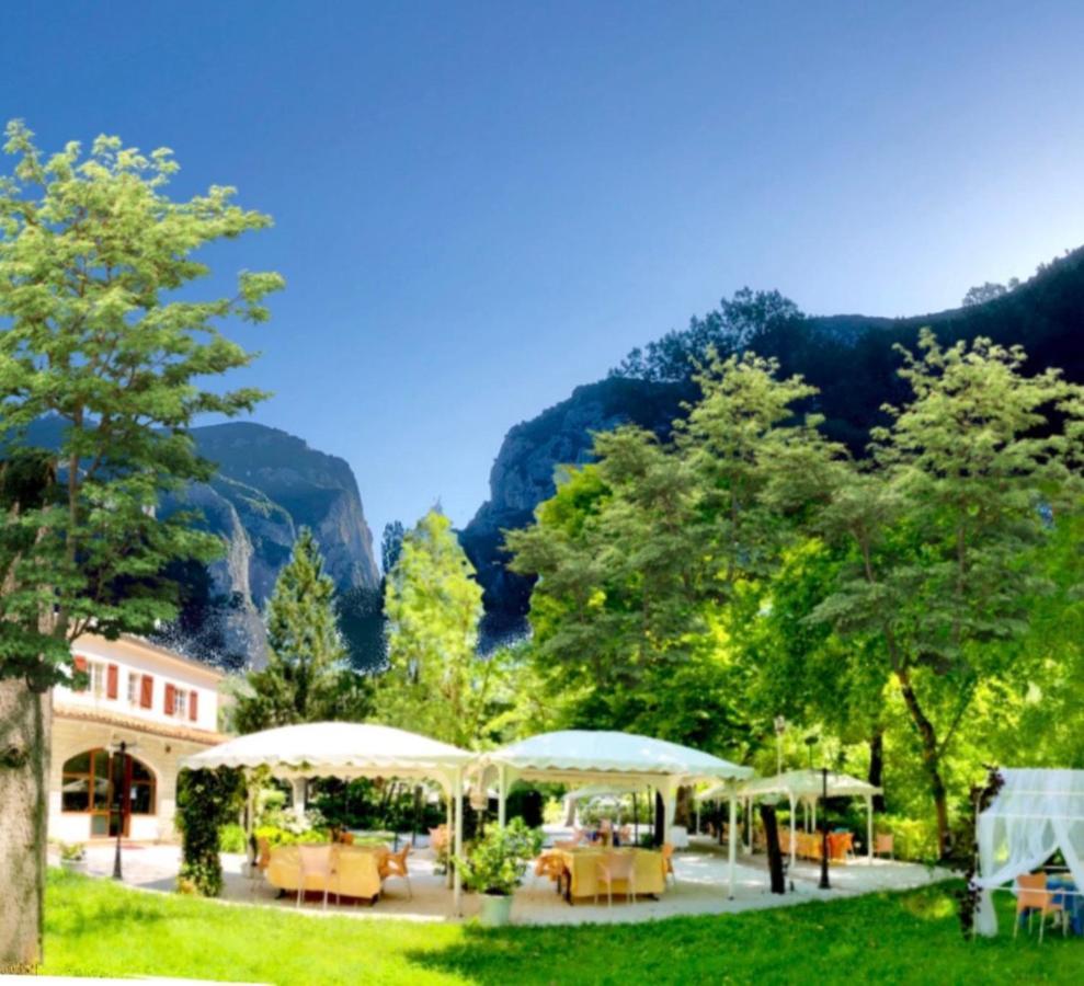 אקוולניה Hotel La Ginestra מראה חיצוני תמונה