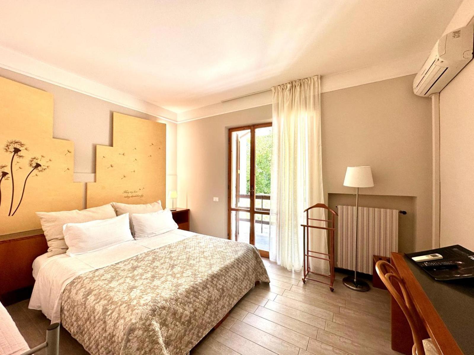 אקוולניה Hotel La Ginestra מראה חיצוני תמונה
