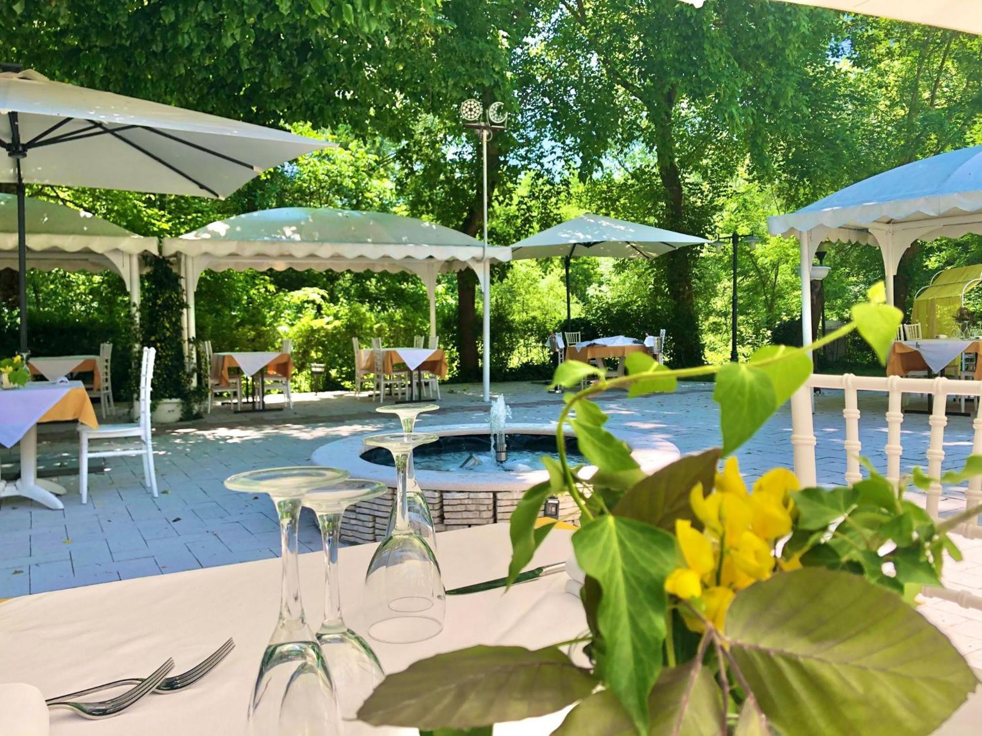אקוולניה Hotel La Ginestra מראה חיצוני תמונה