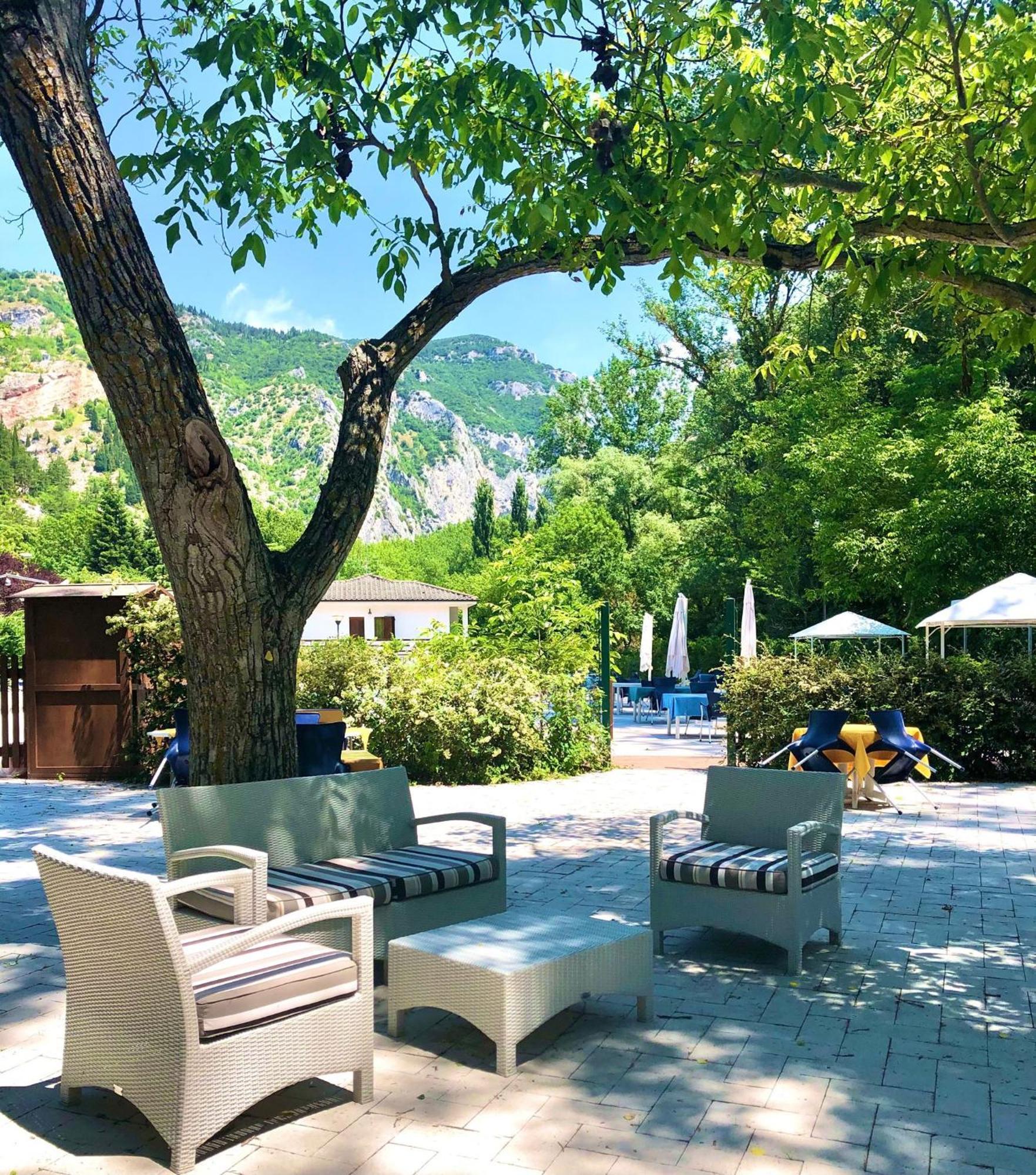 אקוולניה Hotel La Ginestra מראה חיצוני תמונה