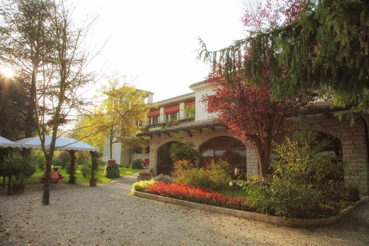 אקוולניה Hotel La Ginestra מראה חיצוני תמונה