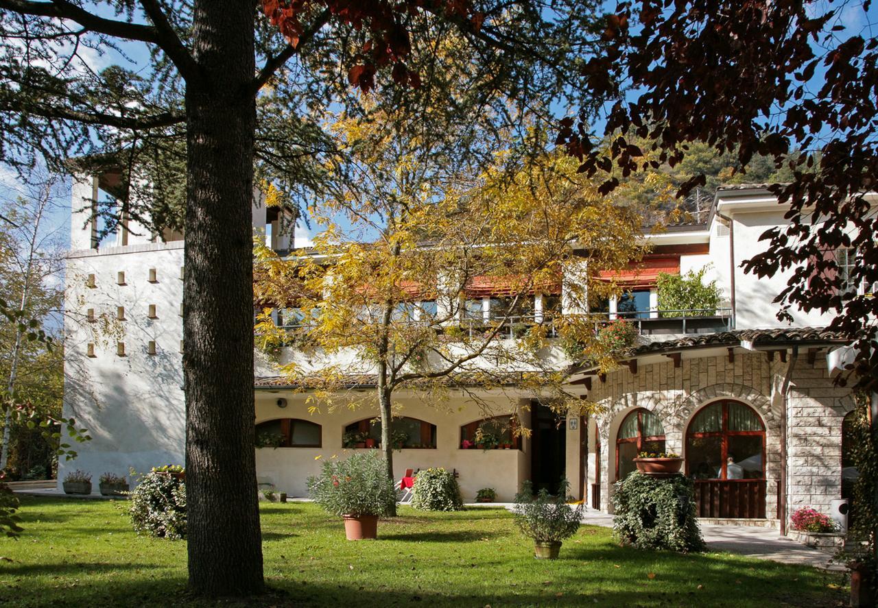 אקוולניה Hotel La Ginestra מראה חיצוני תמונה
