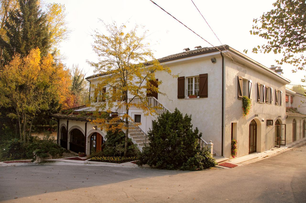 אקוולניה Hotel La Ginestra מראה חיצוני תמונה